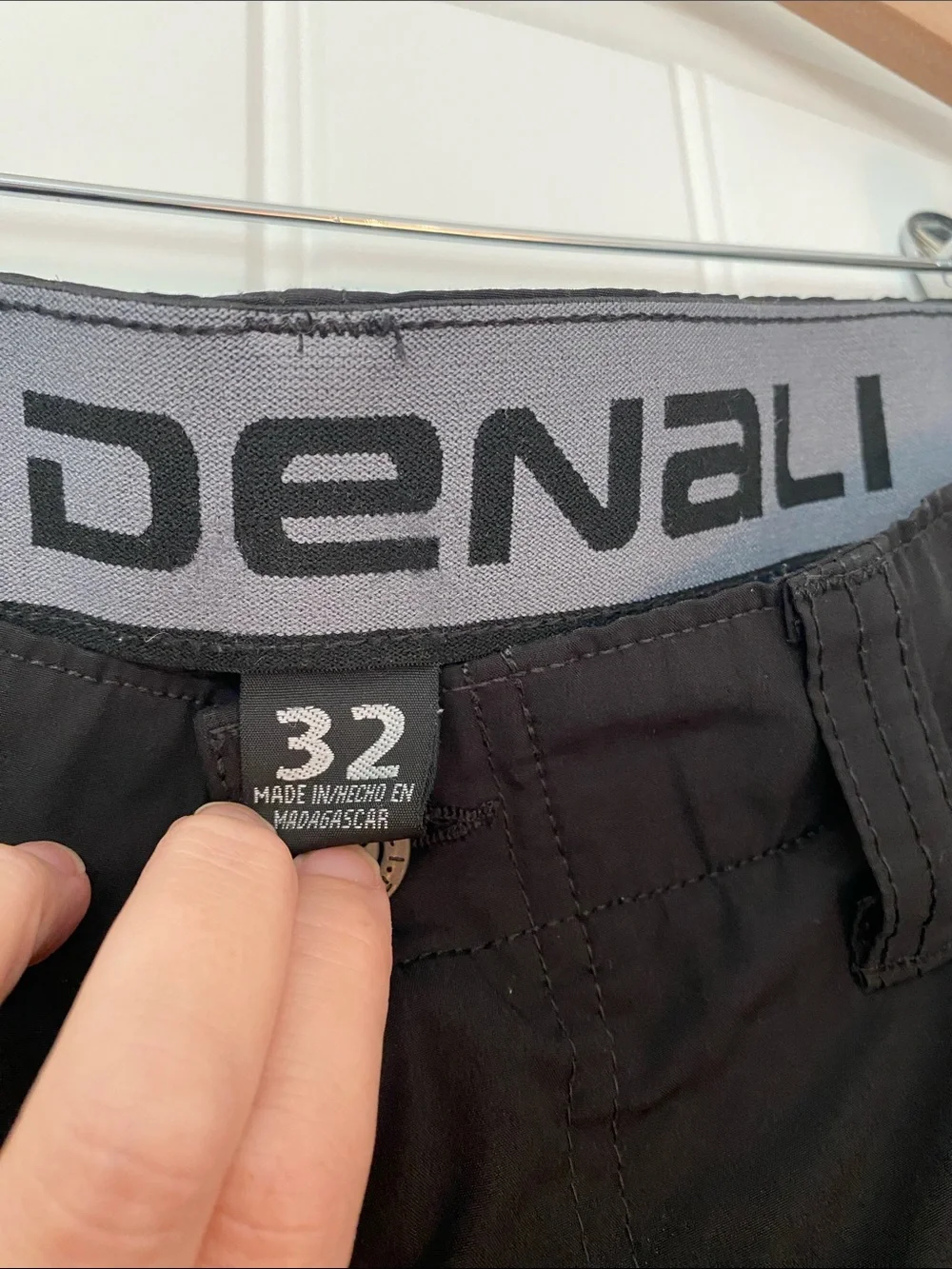 Denali Men's Black Flat-Front Shorts size Waist 32